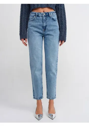 ByCukurovaFrango Leo 90's Dora Mom Fit Kar Yıkama Kadın Kot Pantolon resmi